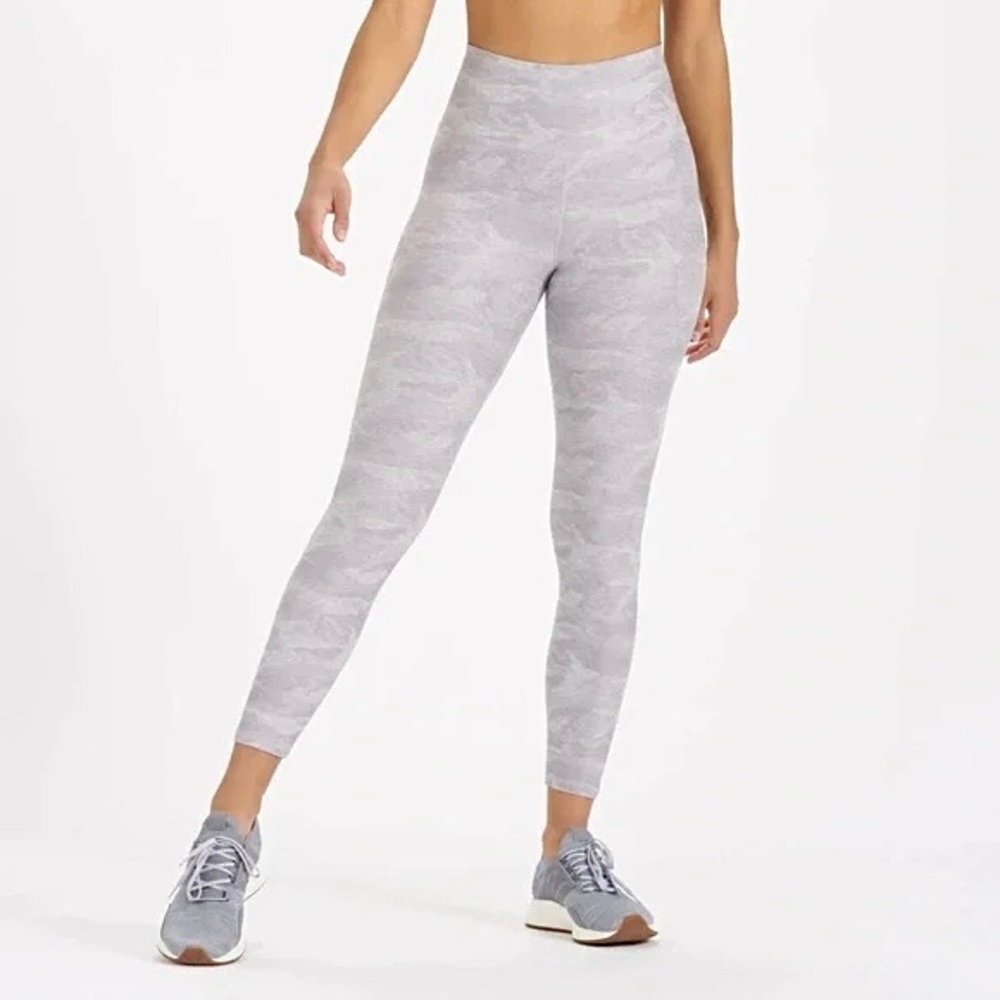 Vuori - Clean Elevation Legging in Pale Heather Camo